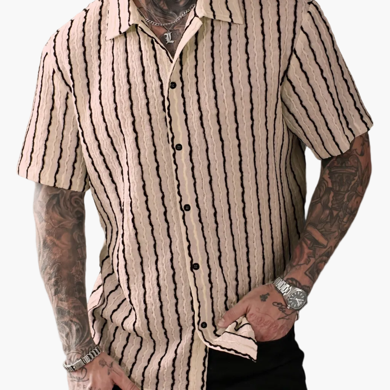 Chemise décontractée à rayures ondulées pour homme – Style estival tendance, idéale pour les sorties et les week-ends
