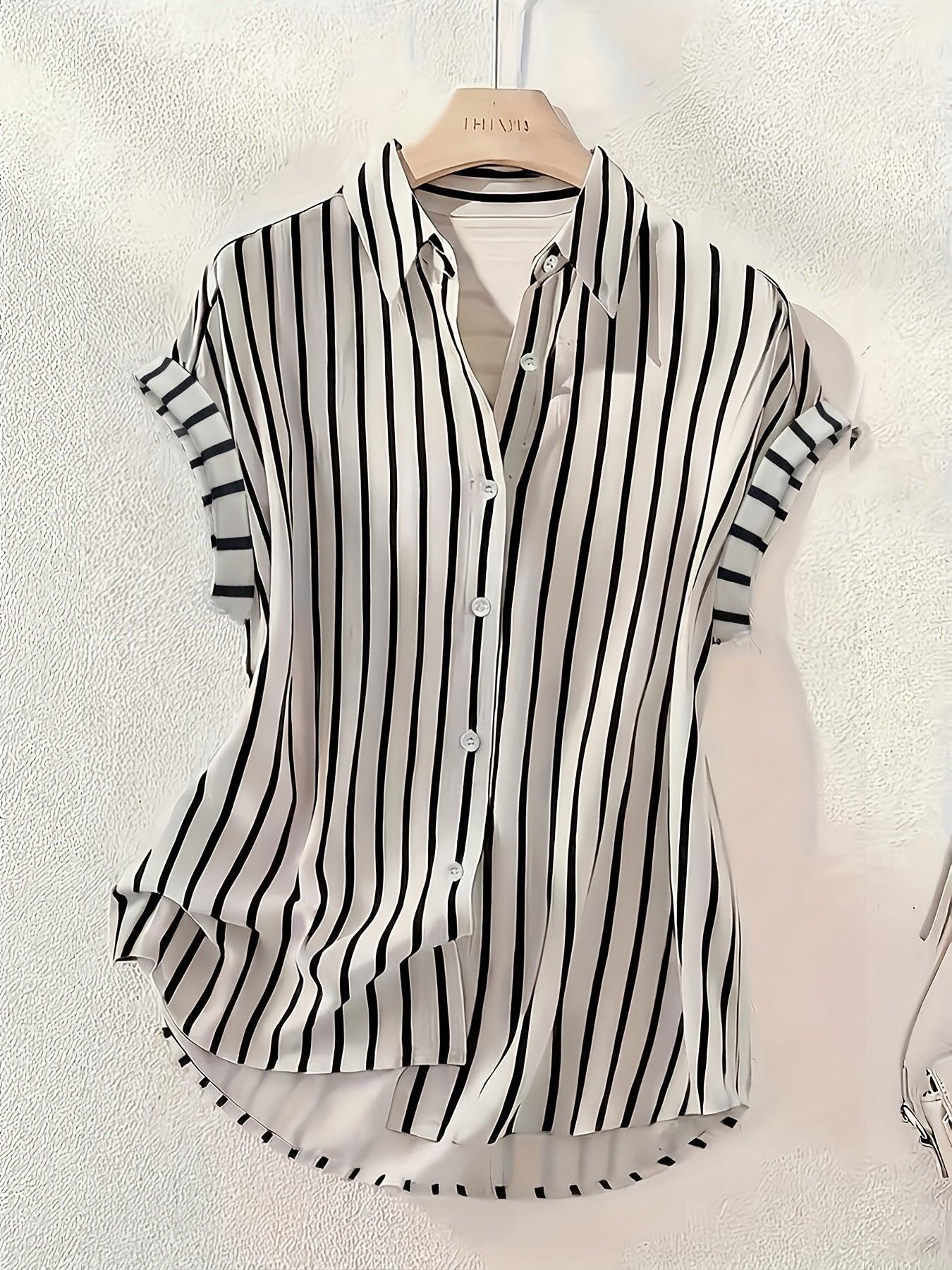 Elegante damesblouse met verticale strepen, casual zomerstijl