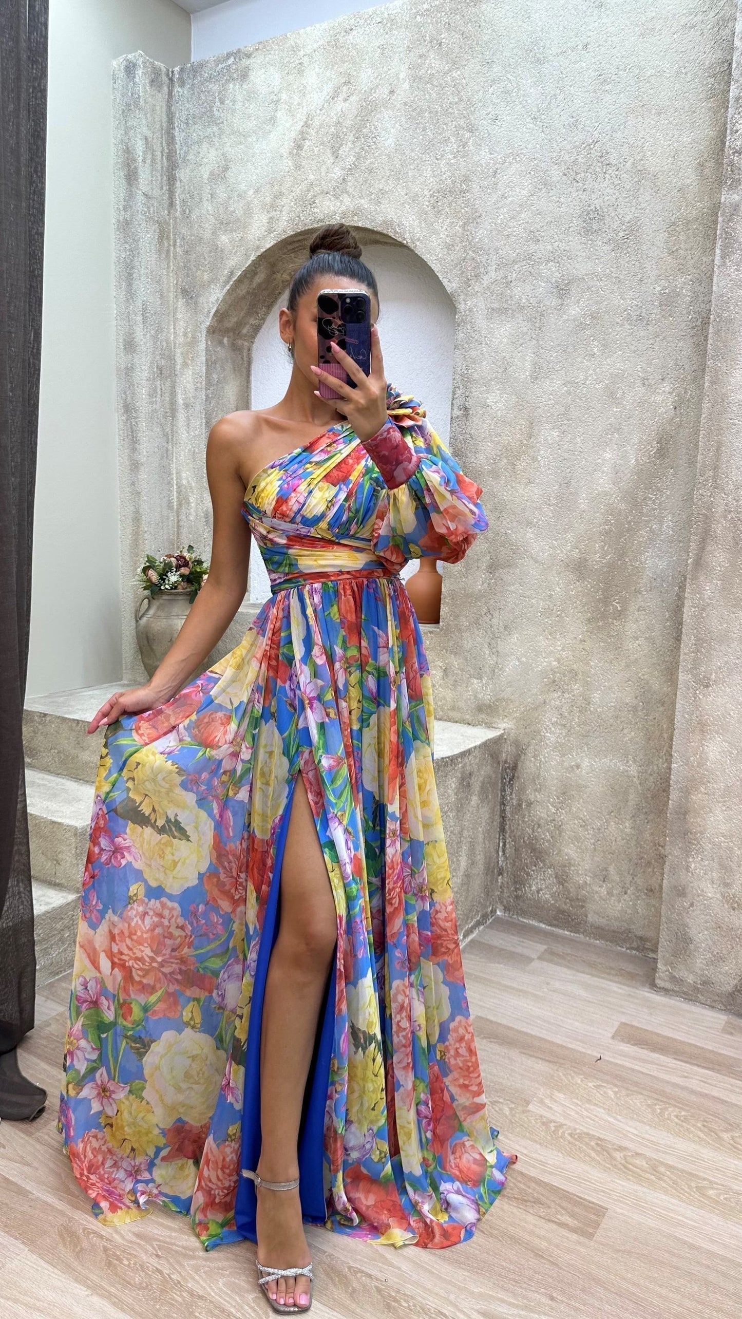 Robe de soirée femme à épaules dénudées, style floral chic, élégante pour événements et occasions estivales