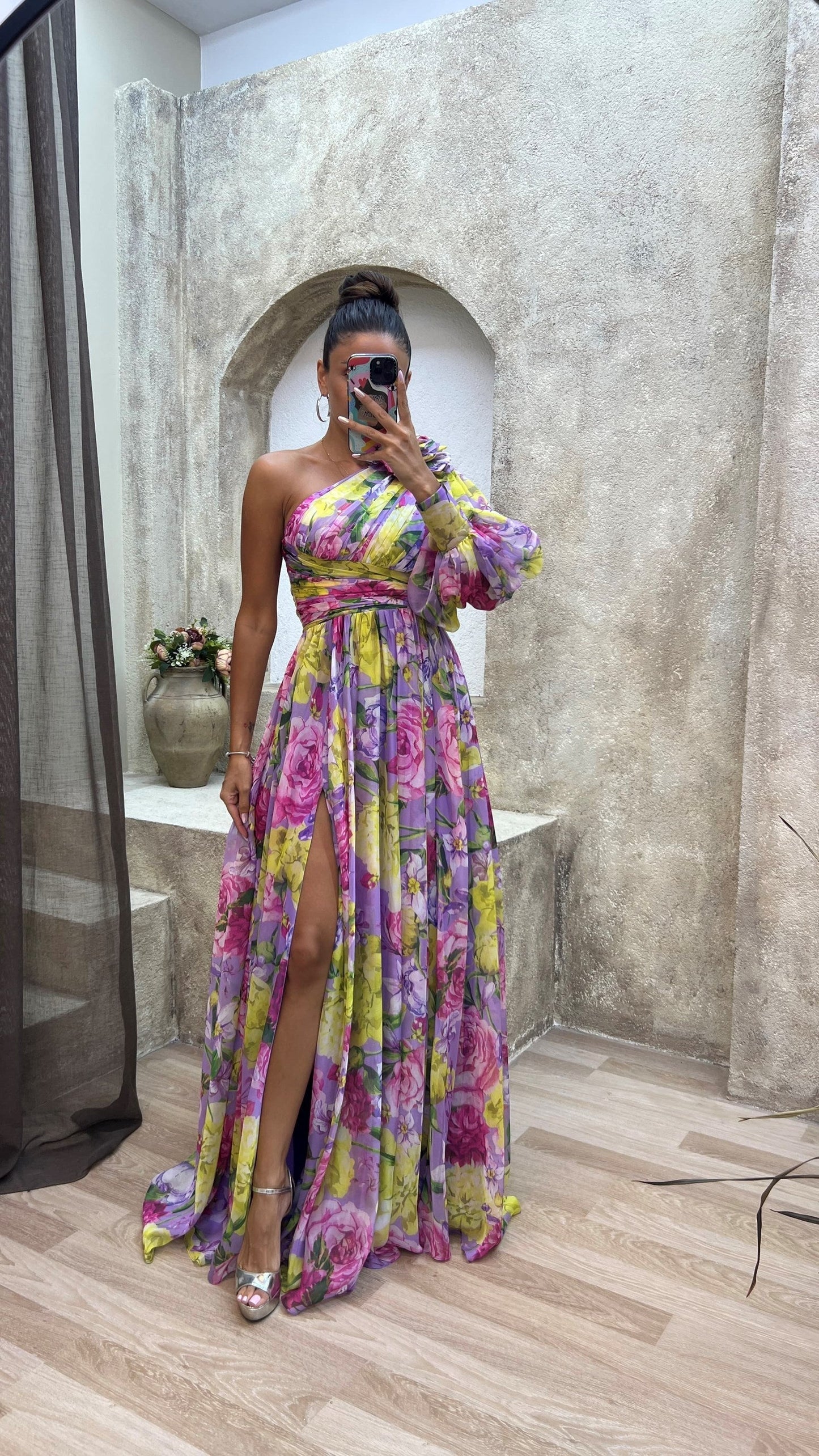 Robe de soirée femme à épaules dénudées, style floral chic, élégante pour événements et occasions estivales