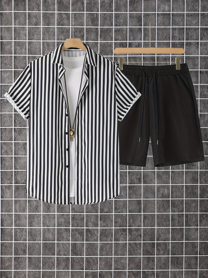 Avslappnad herroutfit med ränder, modern stil, perfekt för sommaren och semestern