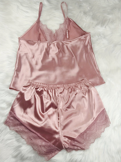 Pyjama court femme style sexy pour la maison - ensemble débardeur et short avec détails en dentelle, idéal printemps-été