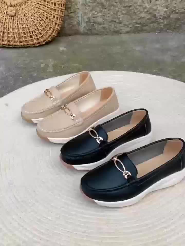 Eleganta kilklacksmoccasiner för kvinnor i avslappnad chic stil