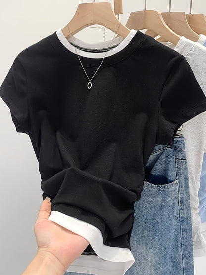 T-shirt décontracté femme style superposé tendance pour un look urbain chic