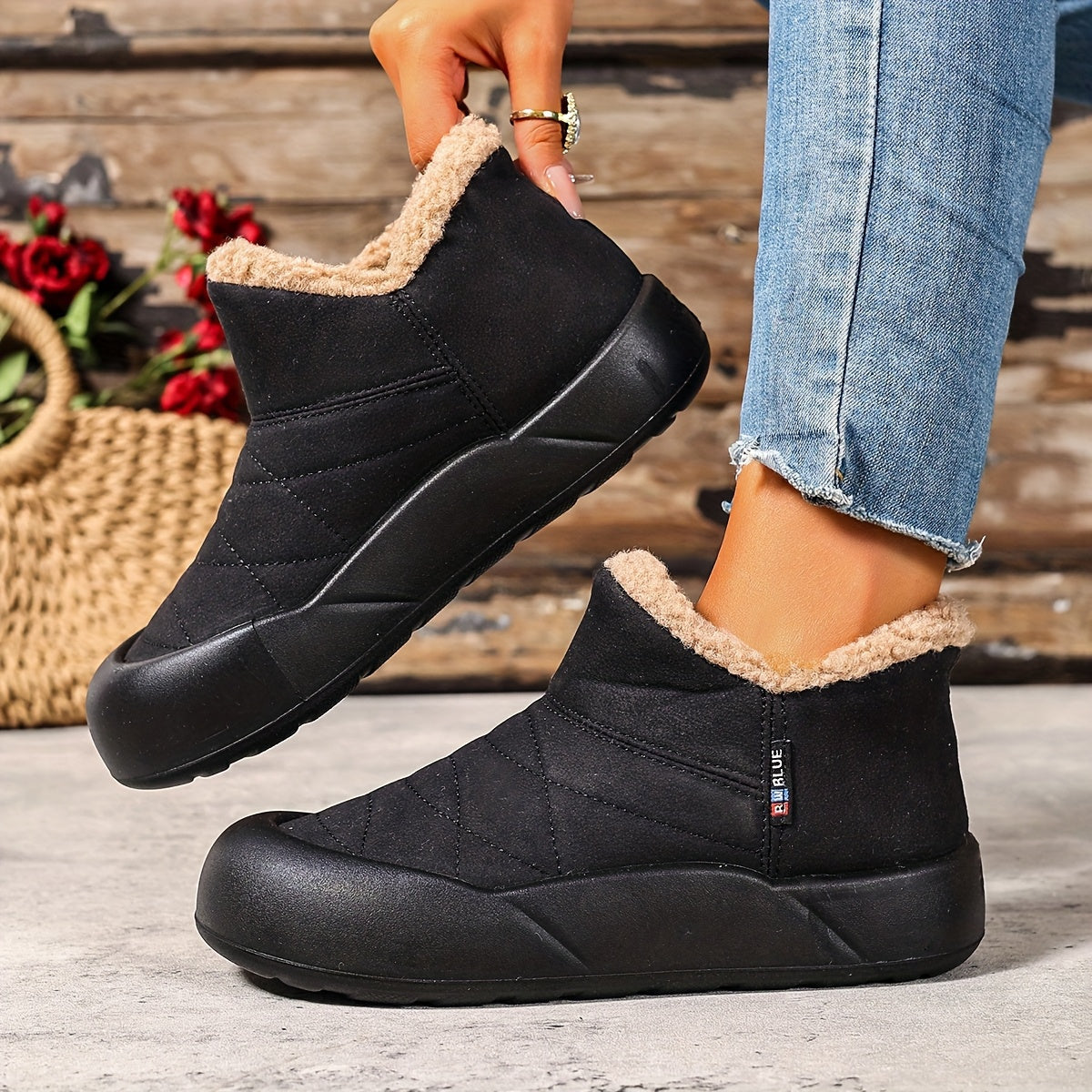 Bottes d'hiver Femme fourrées grises matelassées à semelle compensée et bout rond