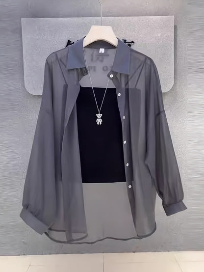 Løs transparent skjorte med undertrøje – Kvinde – Moderne stil til elegante lag-på-lag looks