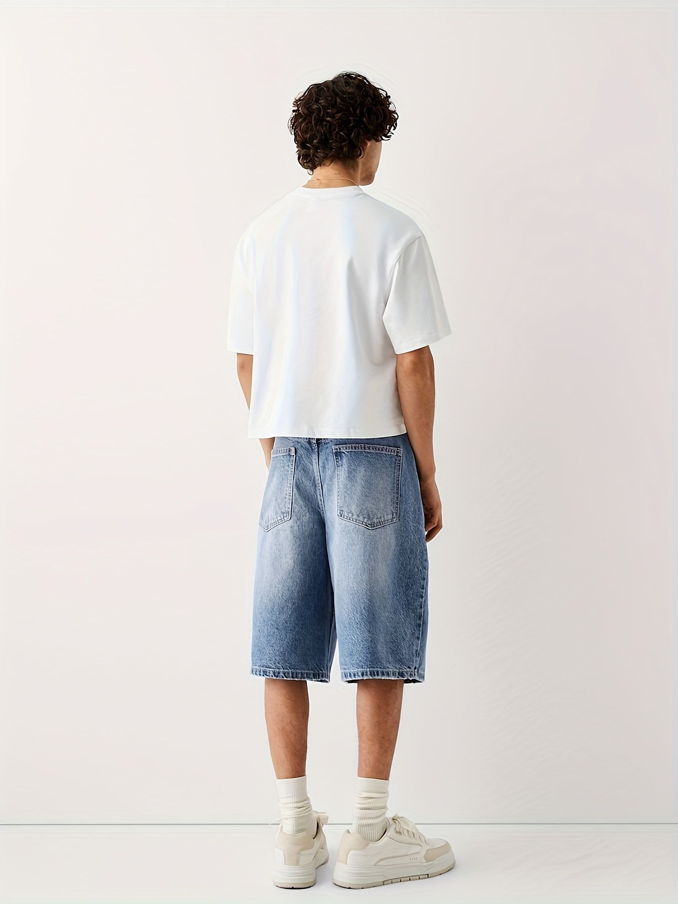 Bermuda amplio para hombre estilo casual urbano