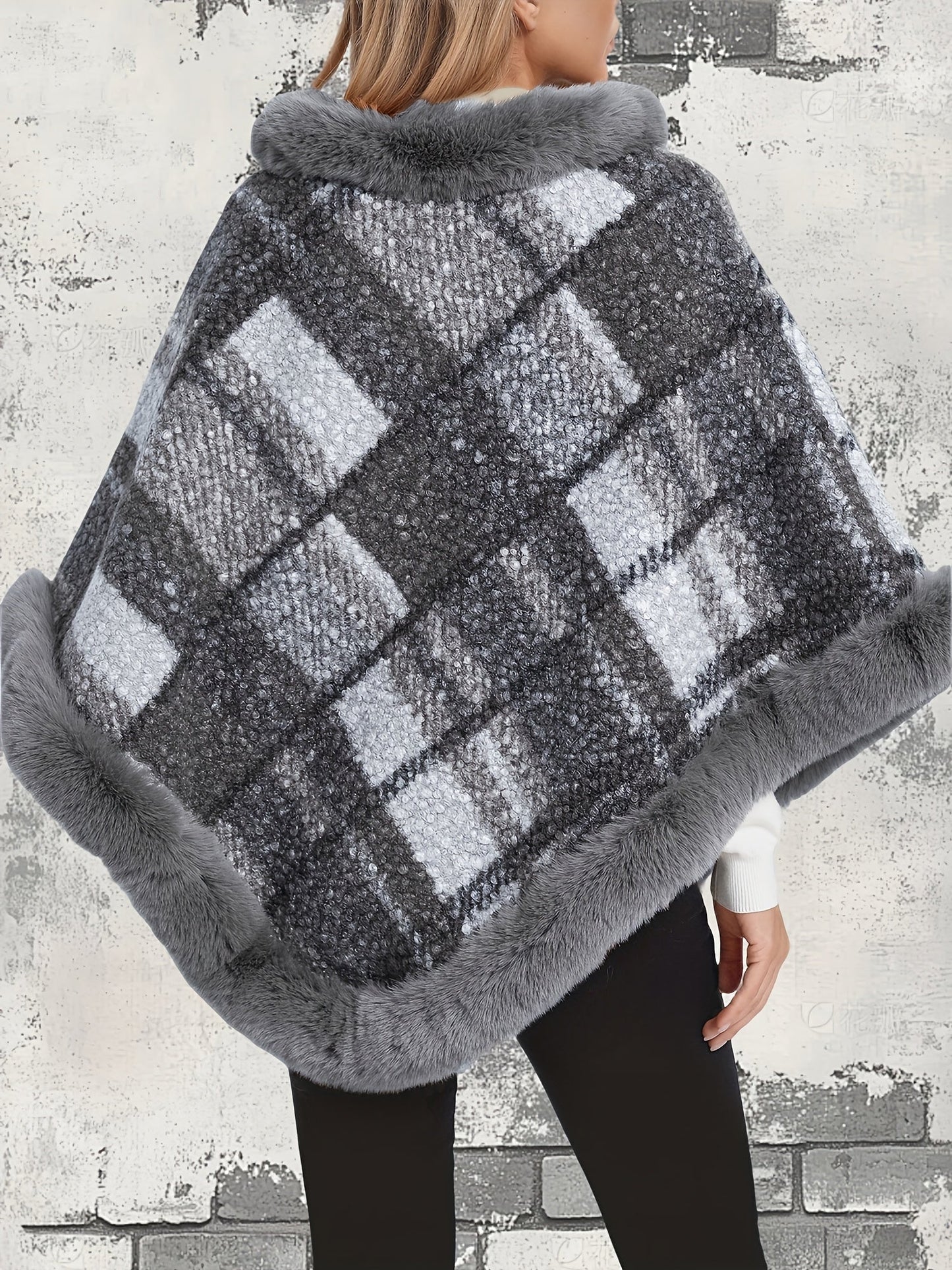Poncho Femme Chaud Motifs Géométriques et Bordures Imitation Fourrure