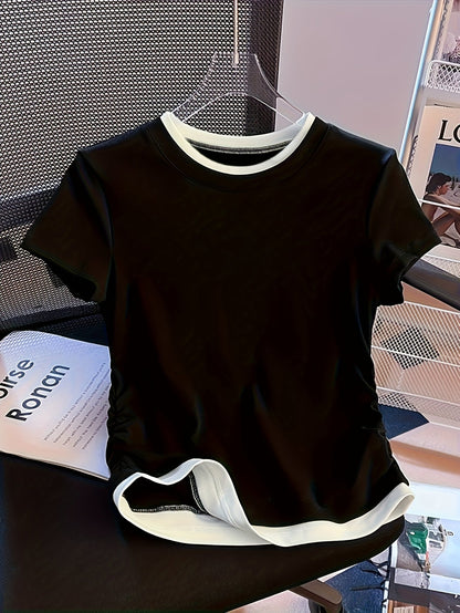 T-shirt décontracté femme style superposé tendance pour un look urbain chic