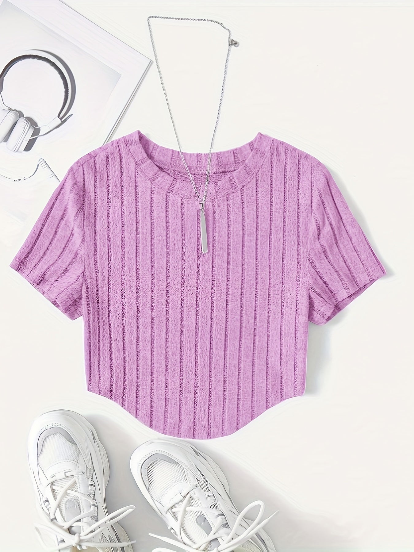 T-shirt Femme Style Décontracté à Manches Courtes Col Rond – Idéal pour l'Été et les Loisirs
