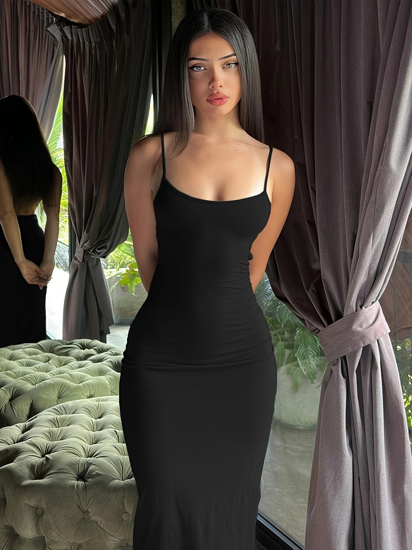 Abito lungo aderente da donna stile serata elegante con spalline sottili - Ideale per eventi chic