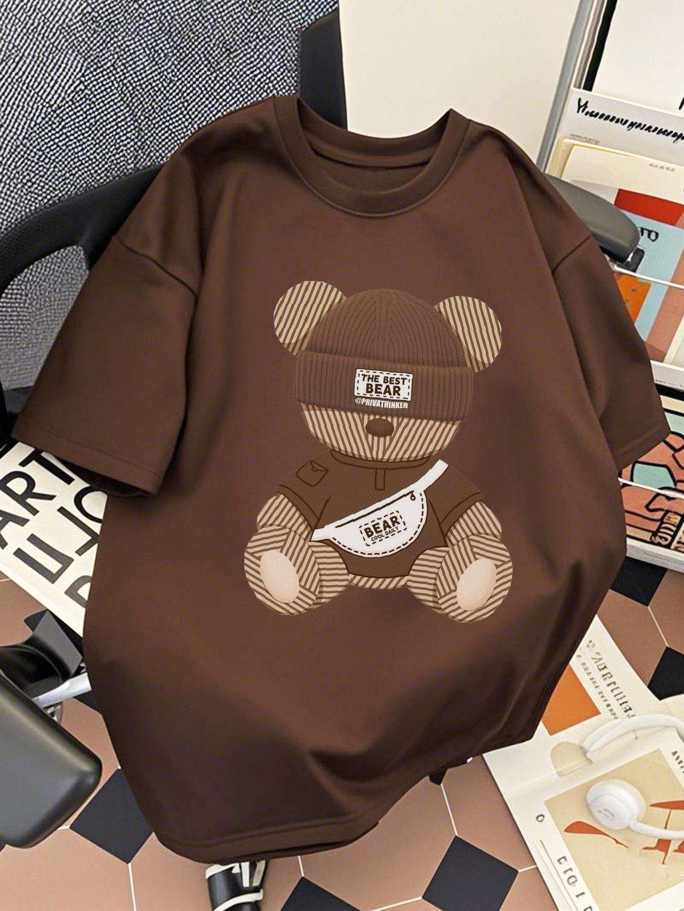 Legeres Herren-T-Shirt mit trendigem Streetwear-Motiv eines urbanen Bären