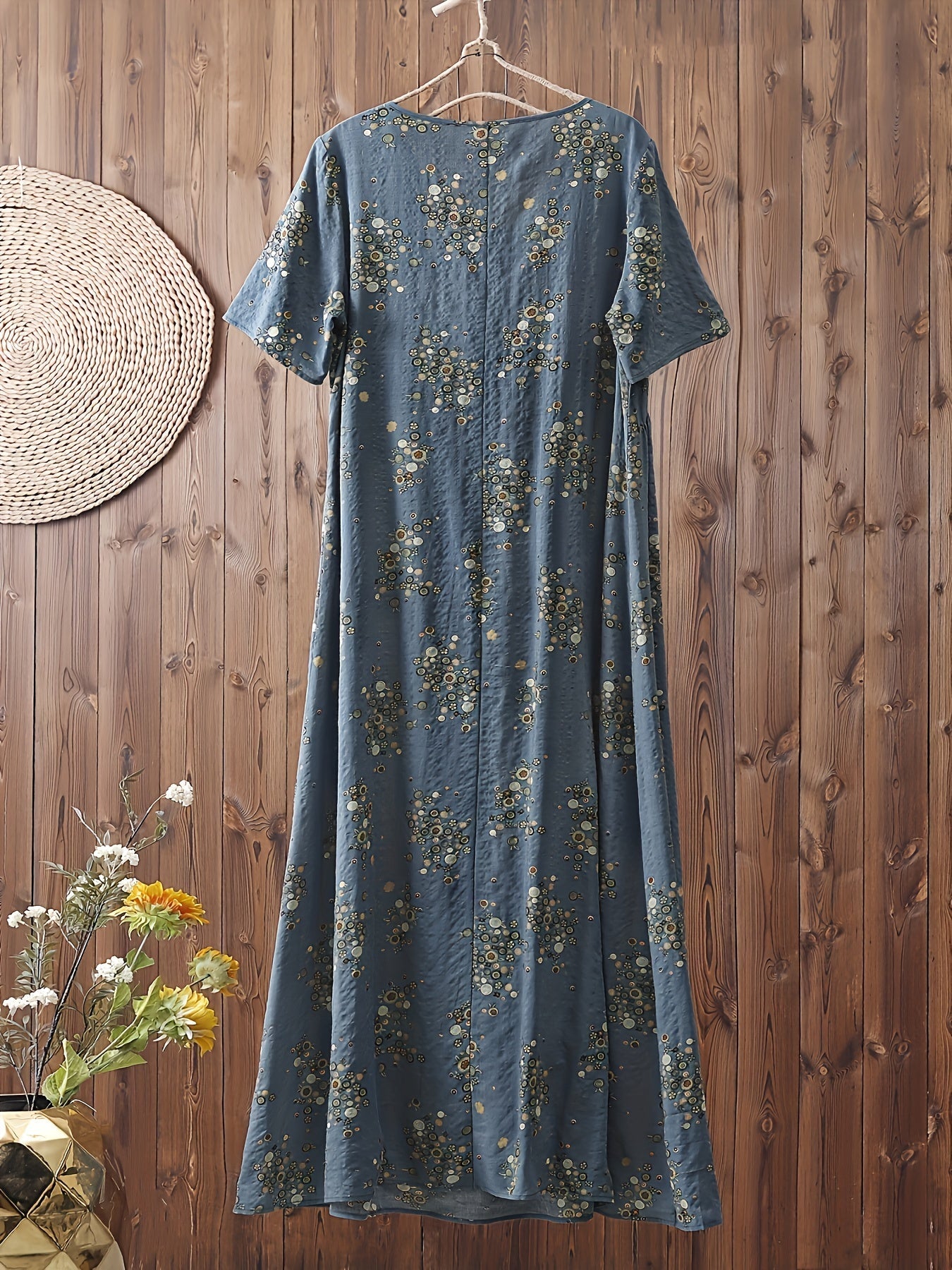 Abito lungo casual donna stile bohemien con stampa floreale e scollo a V, ideale per l'estate
