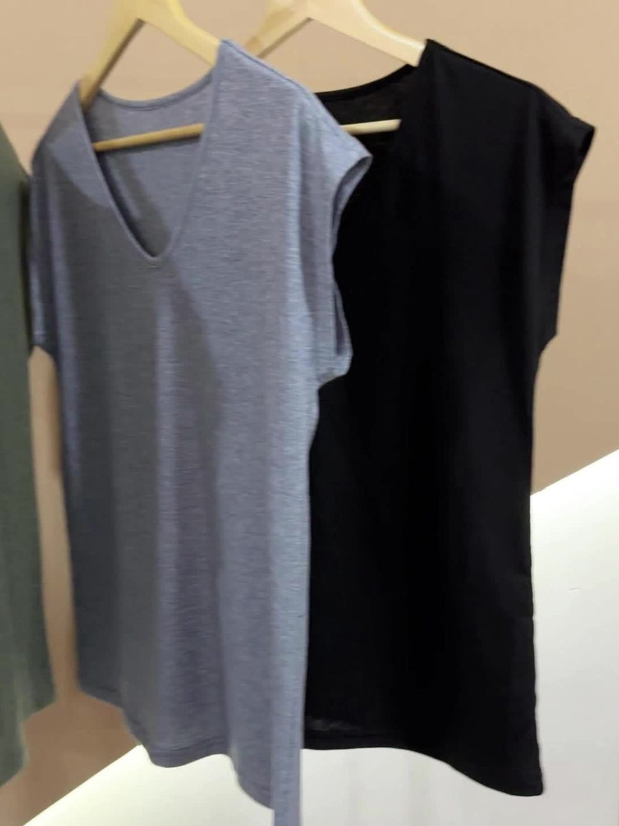Set of 3 Casual V-Neck T-Shirts for Women – Basic Style, Short Sleeves, Perfect for Everyday Wear