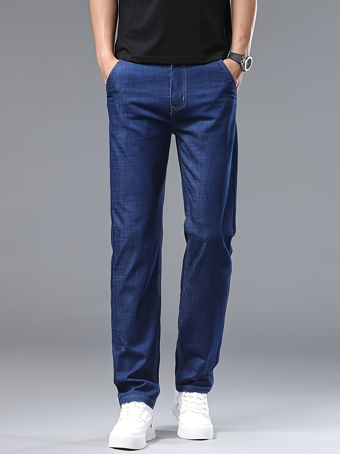 Herren-Jeanshose im Basisschnitt mit geradem Bein, ideal für den Sommer  