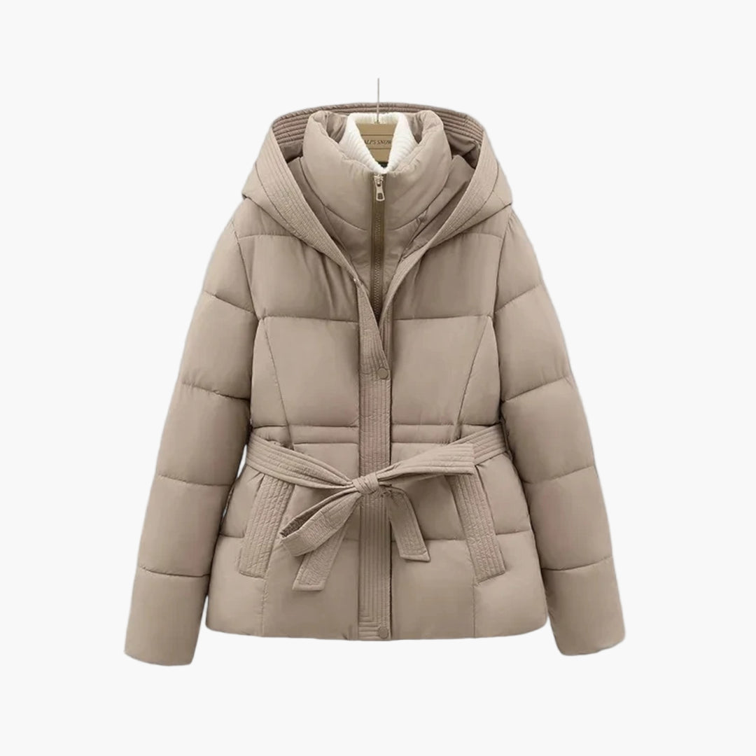 Zimowy płaszcz damski z paskiem, styl parka – elegancja i miejski ciepły look
