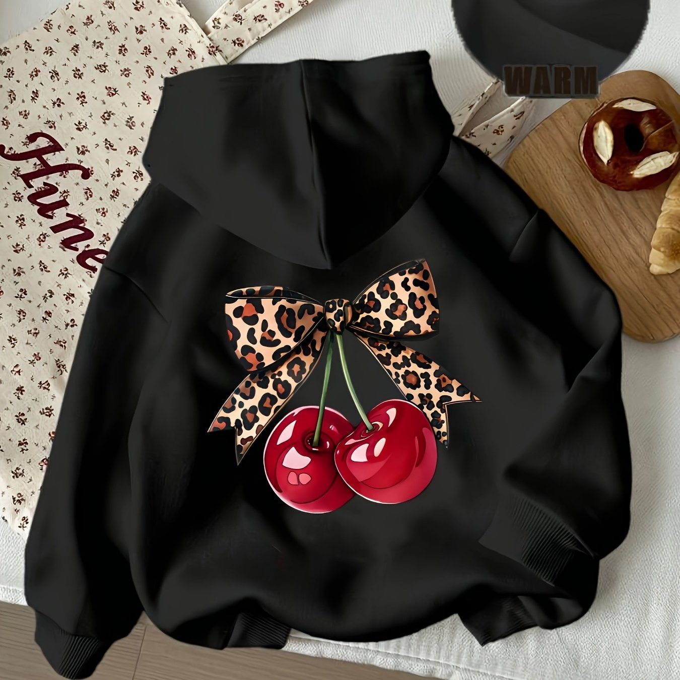 Sweat à capuche noir avec motif cerises et nœud léopard style décontracté