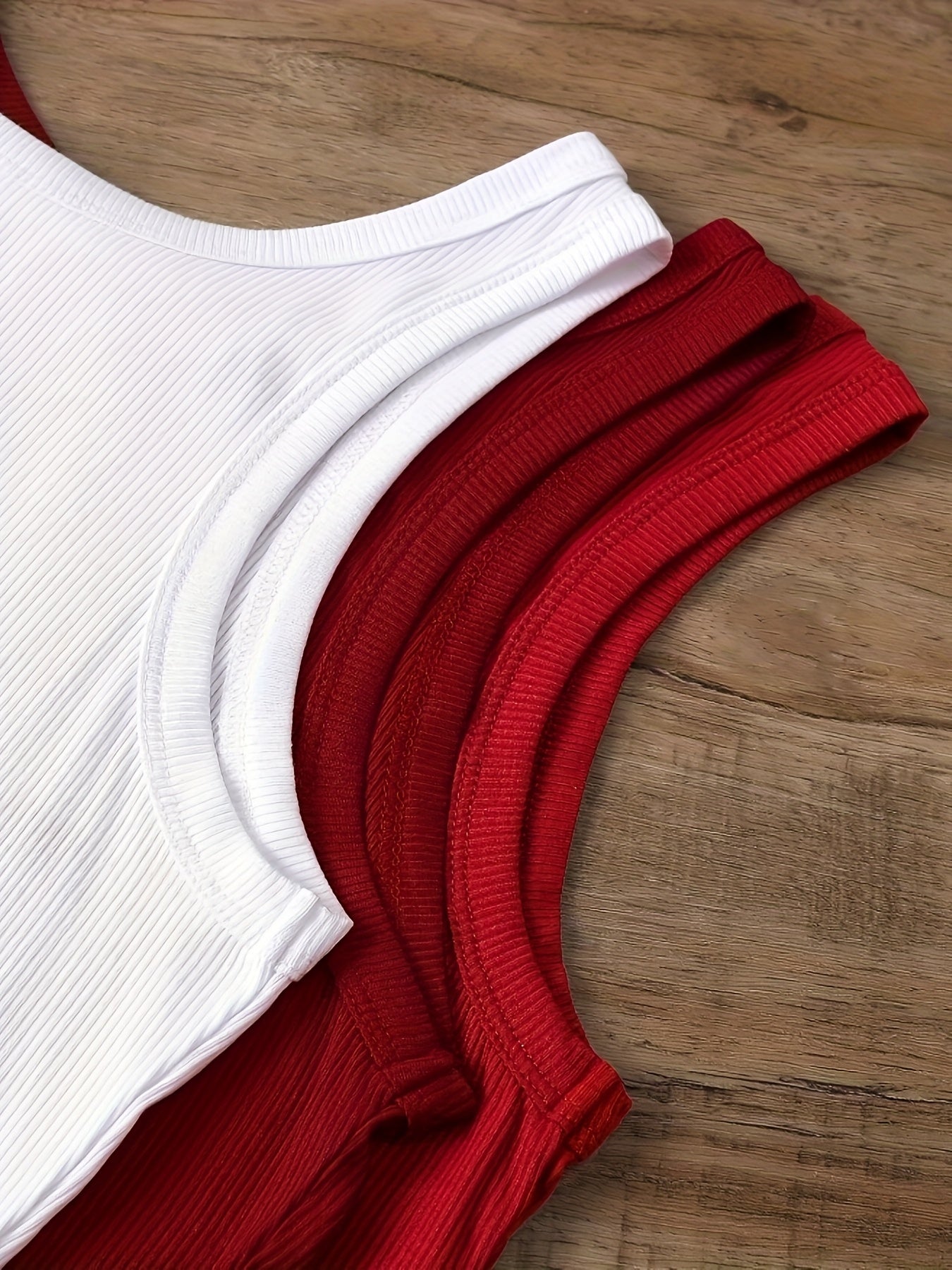 Trendiges kurzes Damen-Top im sommerlichen Stil für entspannte Ausflüge