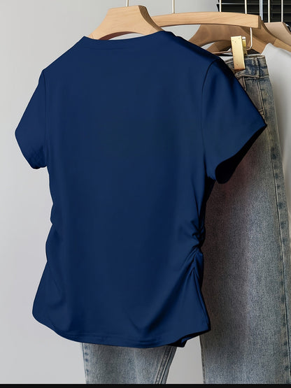 Dame T-shirt med tætsiddende pasform, hjerteprint, afslappet og trendy stil