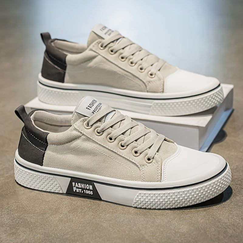 Herresneakers i afslappet urban stil til fritid og udendørs brug