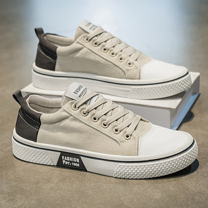 Herresneakers i afslappet urban stil til fritid og udendørs brug