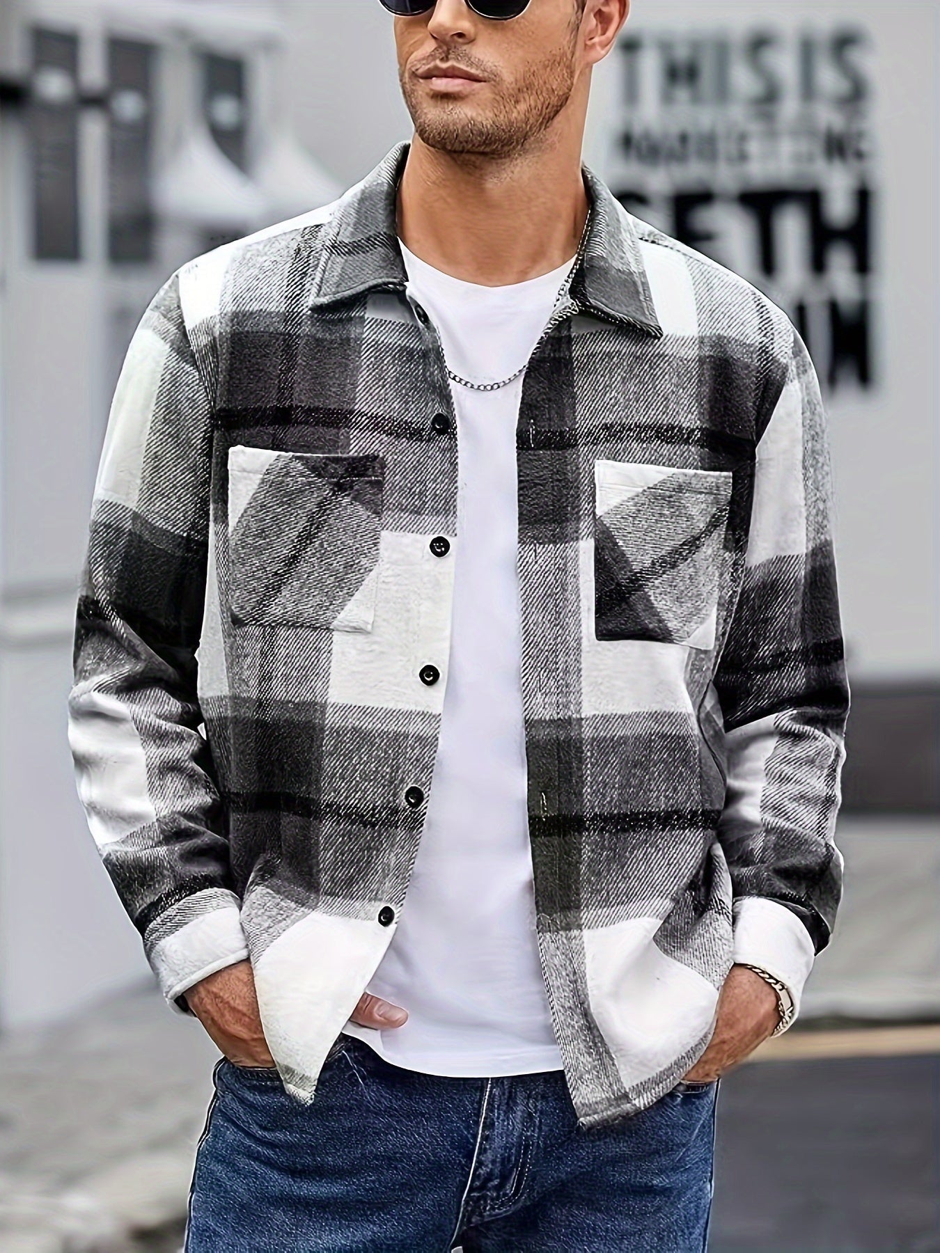 Chemise à carreaux homme coupe décontractée avec poches boutonnées marron clair et blanc