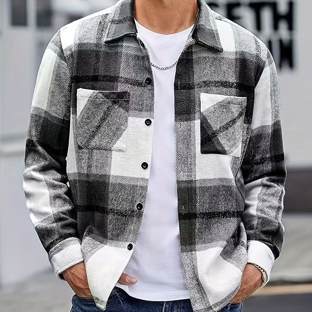 Chemise à carreaux homme coupe décontractée avec poches boutonnées marron clair et blanc