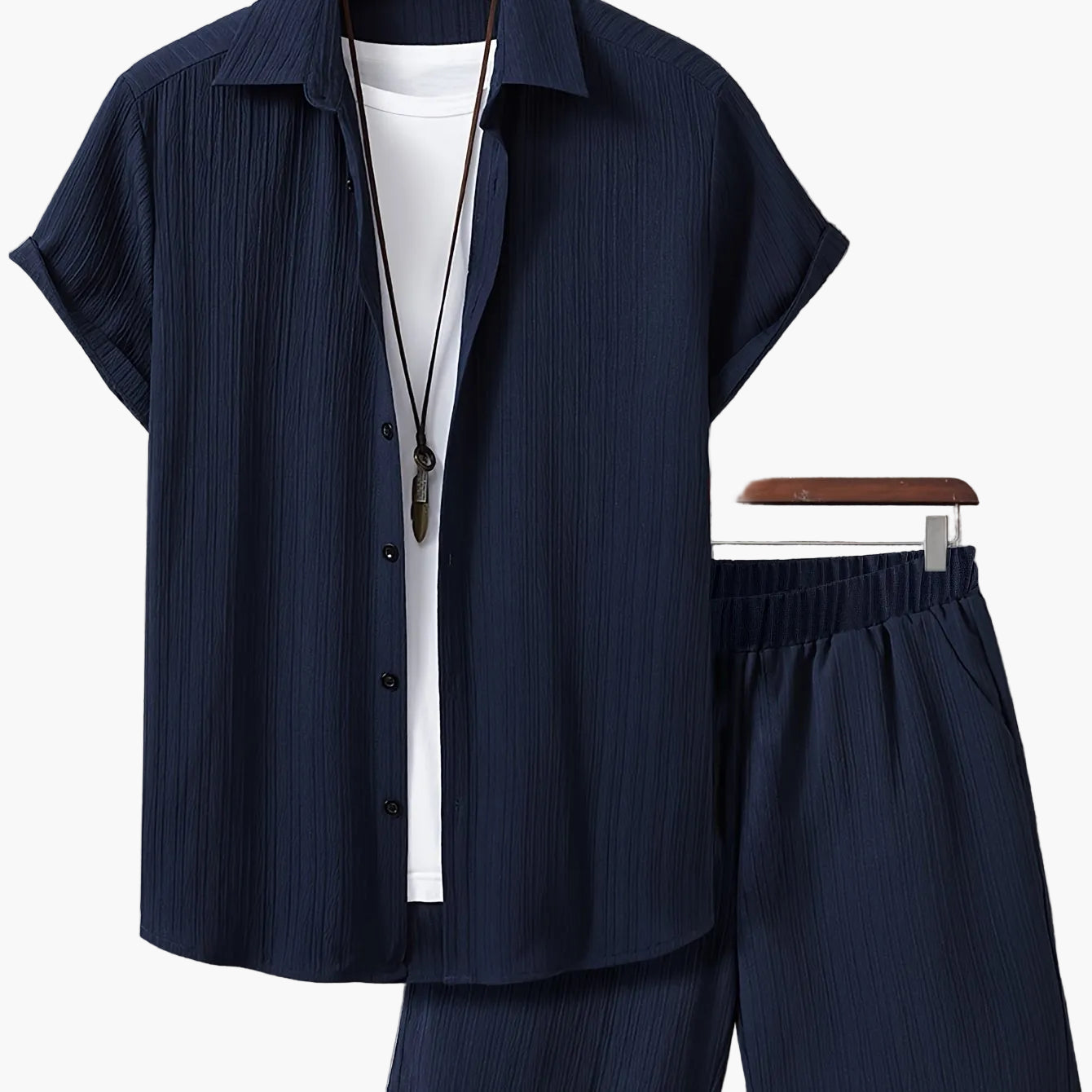 Lässiges Sommeroutfit für Herren, Kurzarmhemd und Shorts, urbaner Stil, ideal für den Sommer