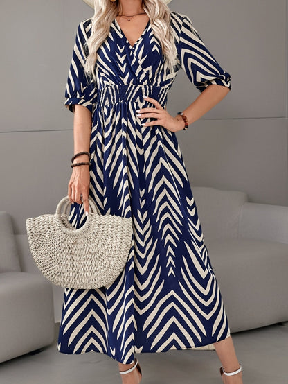 Robe longue femme style maxi à motif chevron, élégance moderne pour occasions et sorties