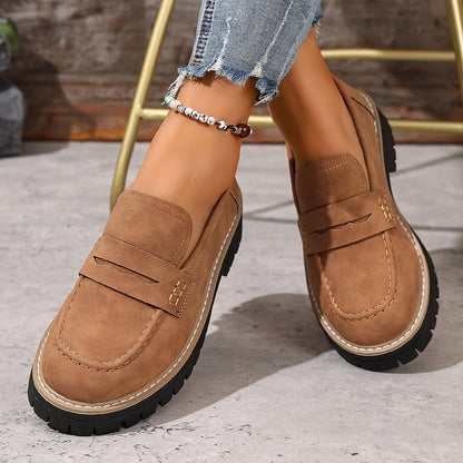 Afslappede damesko i penny loafer-stil med tyk sål