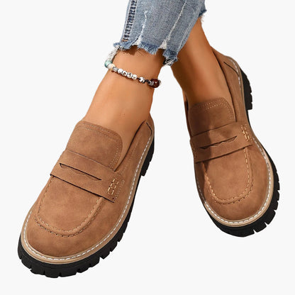 Afslappede damesko i penny loafer-stil med tyk sål