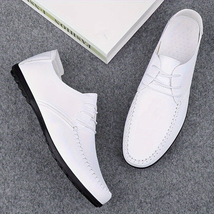 Elegante Mokassins für Herren im lässigen urbanen Stil  