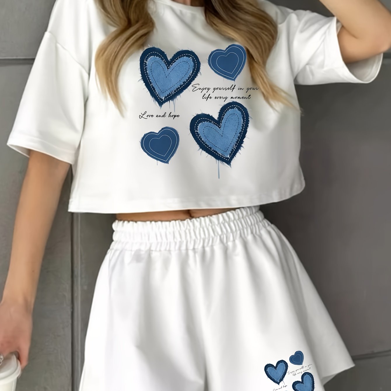 Pyjama d'intérieur décontracté pour femme avec imprimé cœurs bleus – Ensemble short et t-shirt, style cosy pour la maison
