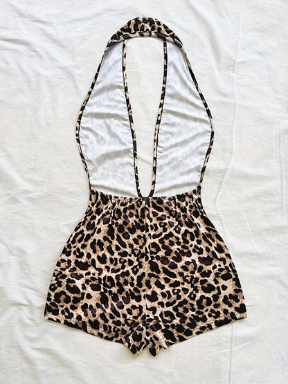 Combinaison short une pièce femme style animalier, décolleté plongeant, tendance été, idéale plage et vacances