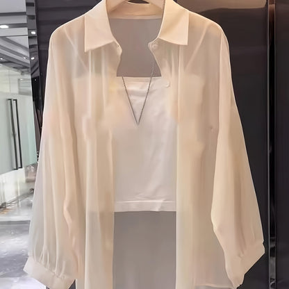 Løs transparent skjorte med undertrøje – Kvinde – Moderne stil til elegante lag-på-lag looks