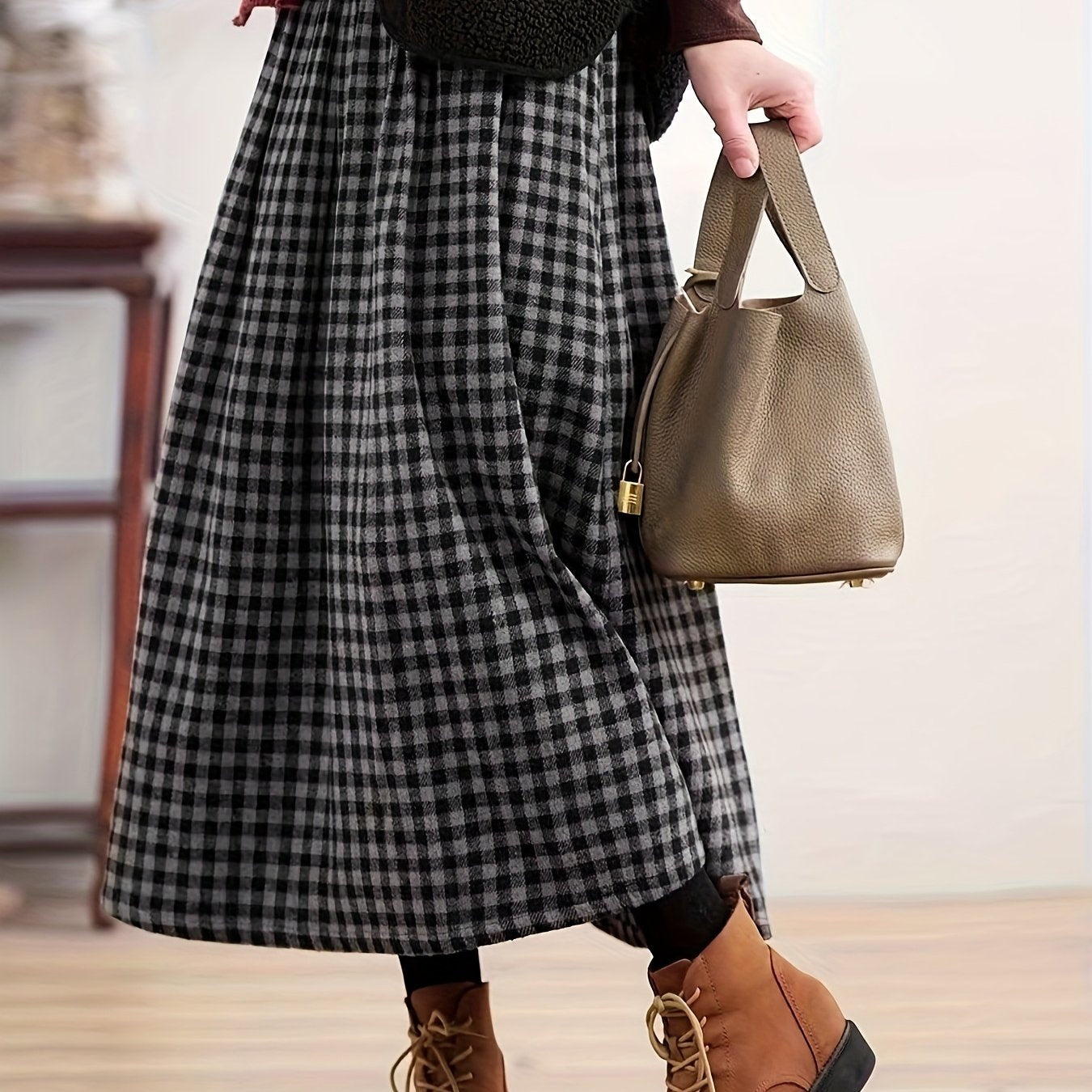 Jupe longue à carreaux noir et gris coupe évasée pour femme