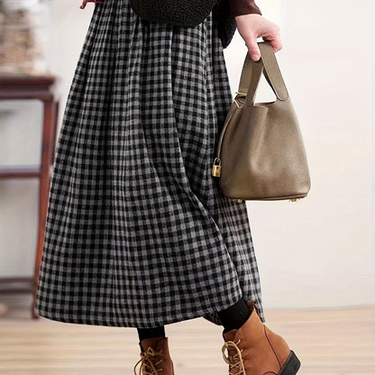 Jupe longue à carreaux noir et gris coupe évasée pour femme