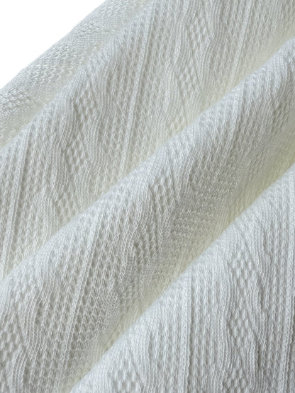 Manteau Femme court blanc avec bordures imitation fourrure douces et fermeture à brandebourg