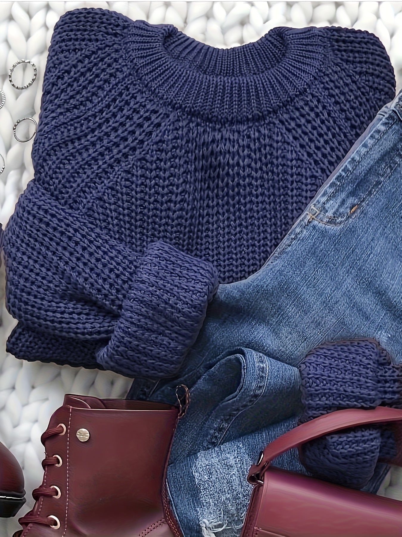 Afslappet damepullover i elegant stil med rund hals til efterår og vinter