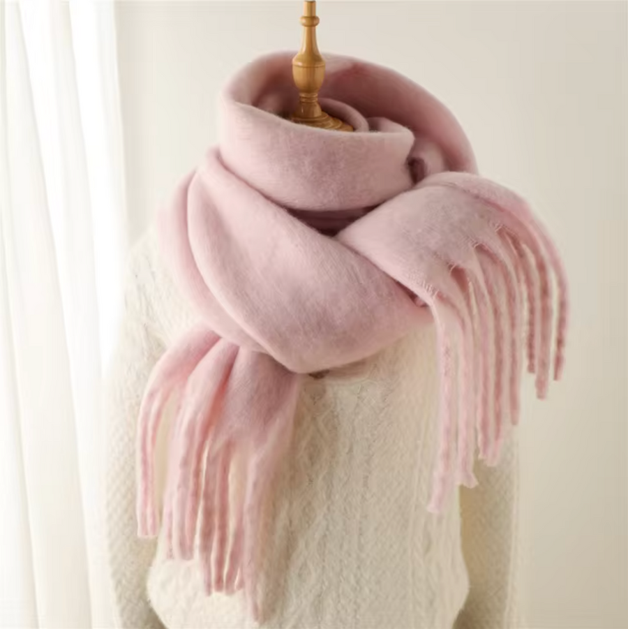 Mjuk och bred scarf med fransar - fuchsia