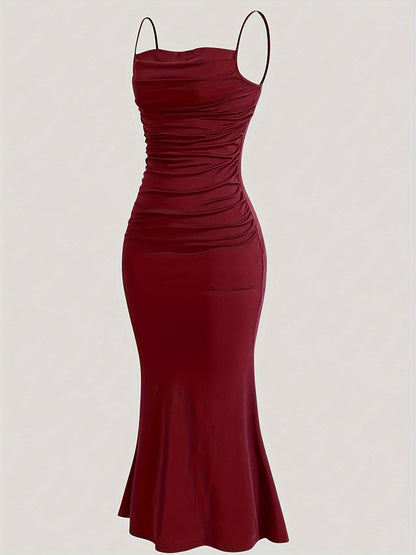Robe longue de soirée femme à bretelles fines et drapé, silhouette sirène élégante pour événements formels