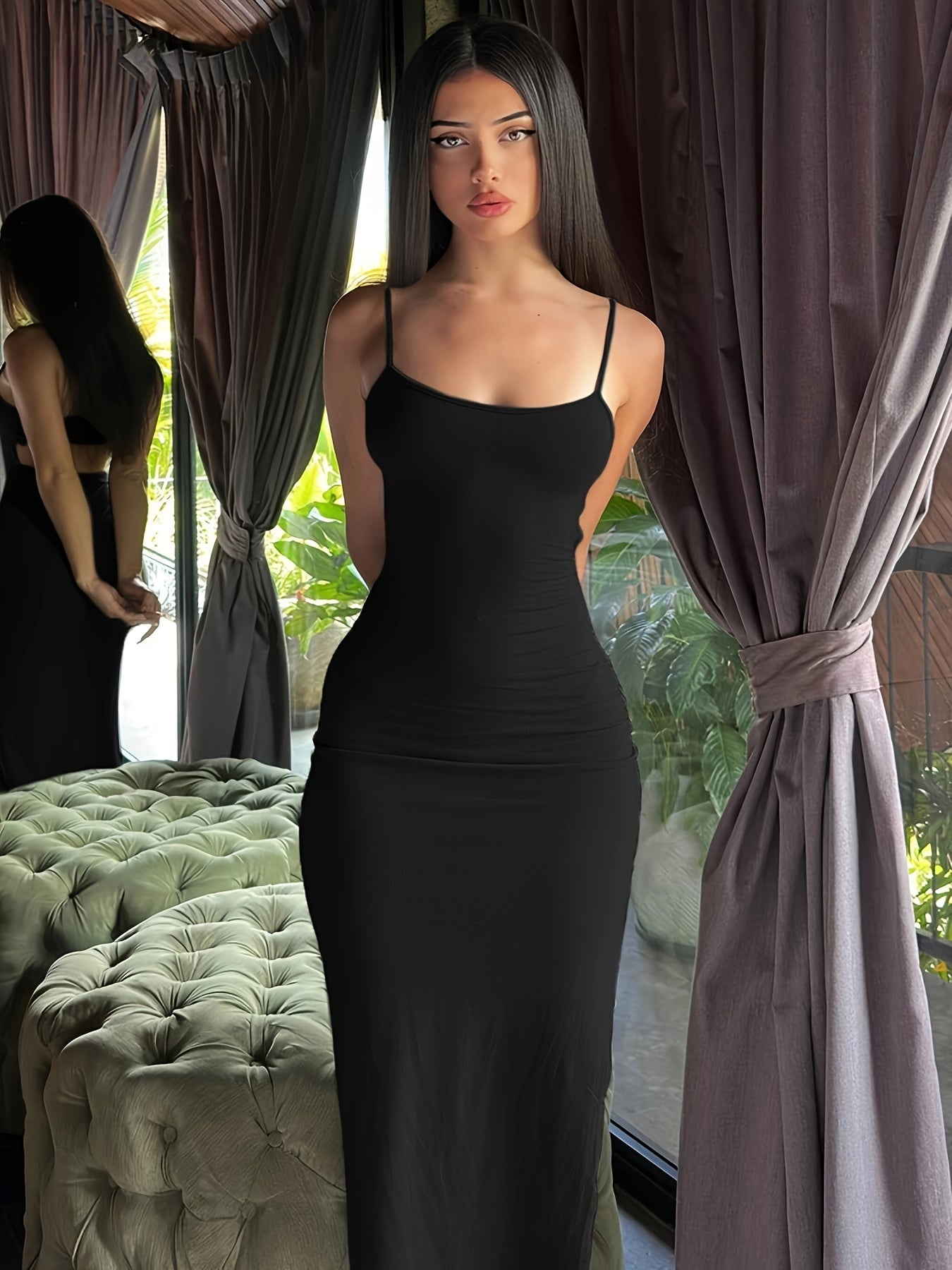 Abito lungo aderente da donna stile serata elegante con spalline sottili - Ideale per eventi chic