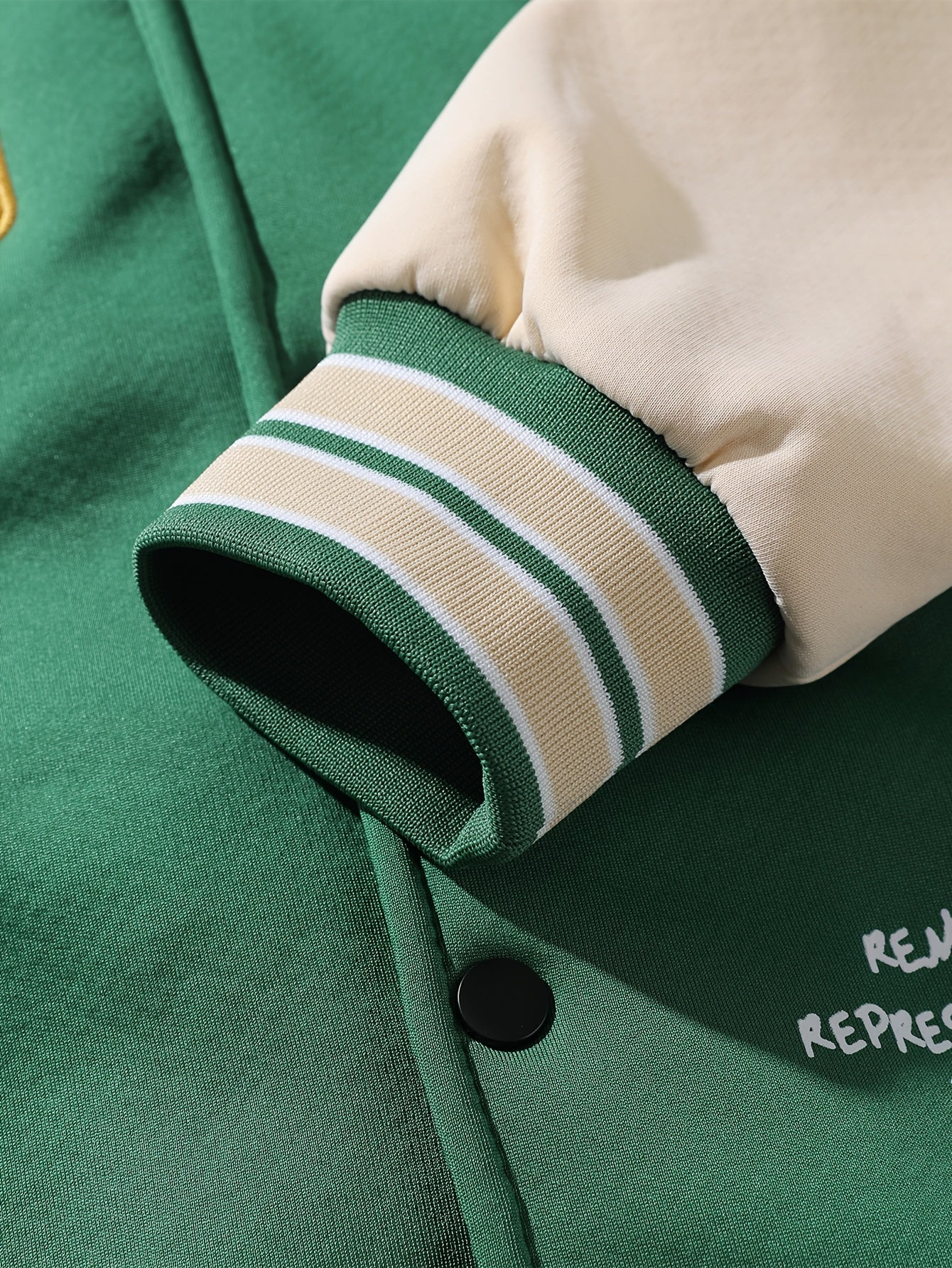 Blouson Teddy Homme Vert et Crème Doublé Capuche Style Universitaire