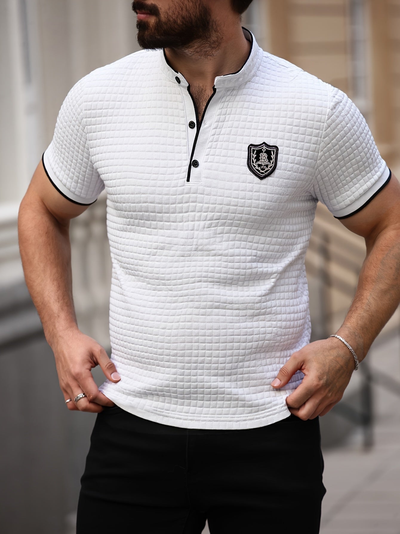 Polo casual para hombre con cuello Henley estilo chic para salidas y uso diario