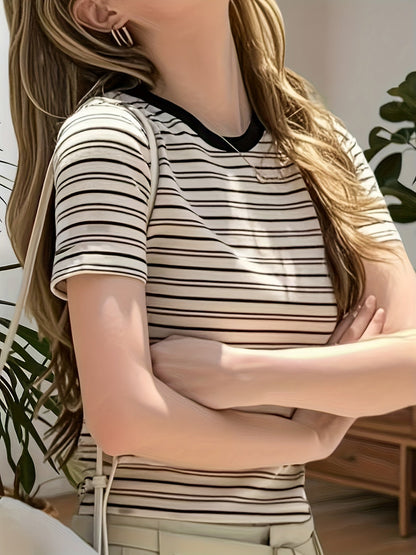 Chic stribet T-shirt til kvinder med rund hals – Elegant stil, ideel til sommeren