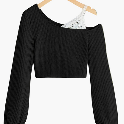 Pull court femme style asymétrique à épaule dénudée avec détail dentelle – Mode décontractée tendance
