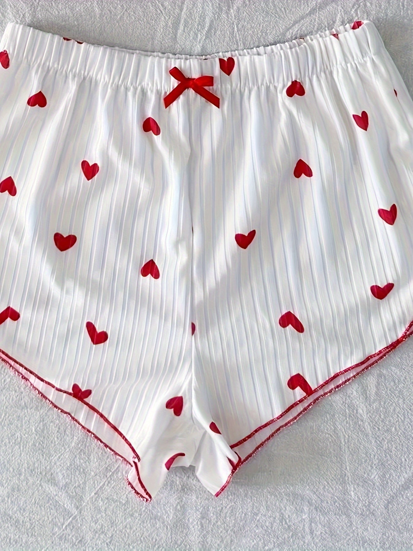 Pyjama d'été femme deux pièces style mignon à cœurs, ensemble débardeur et short, confortable pour la nuit