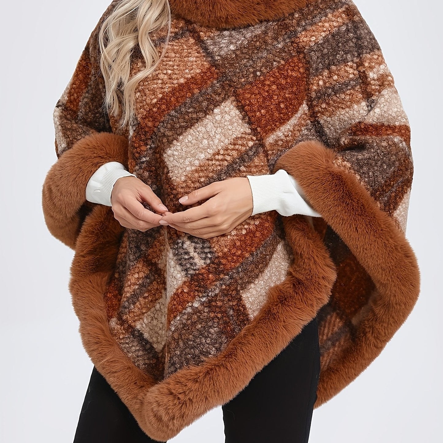 Poncho Femme Chaud Motifs Géométriques et Bordures Imitation Fourrure
