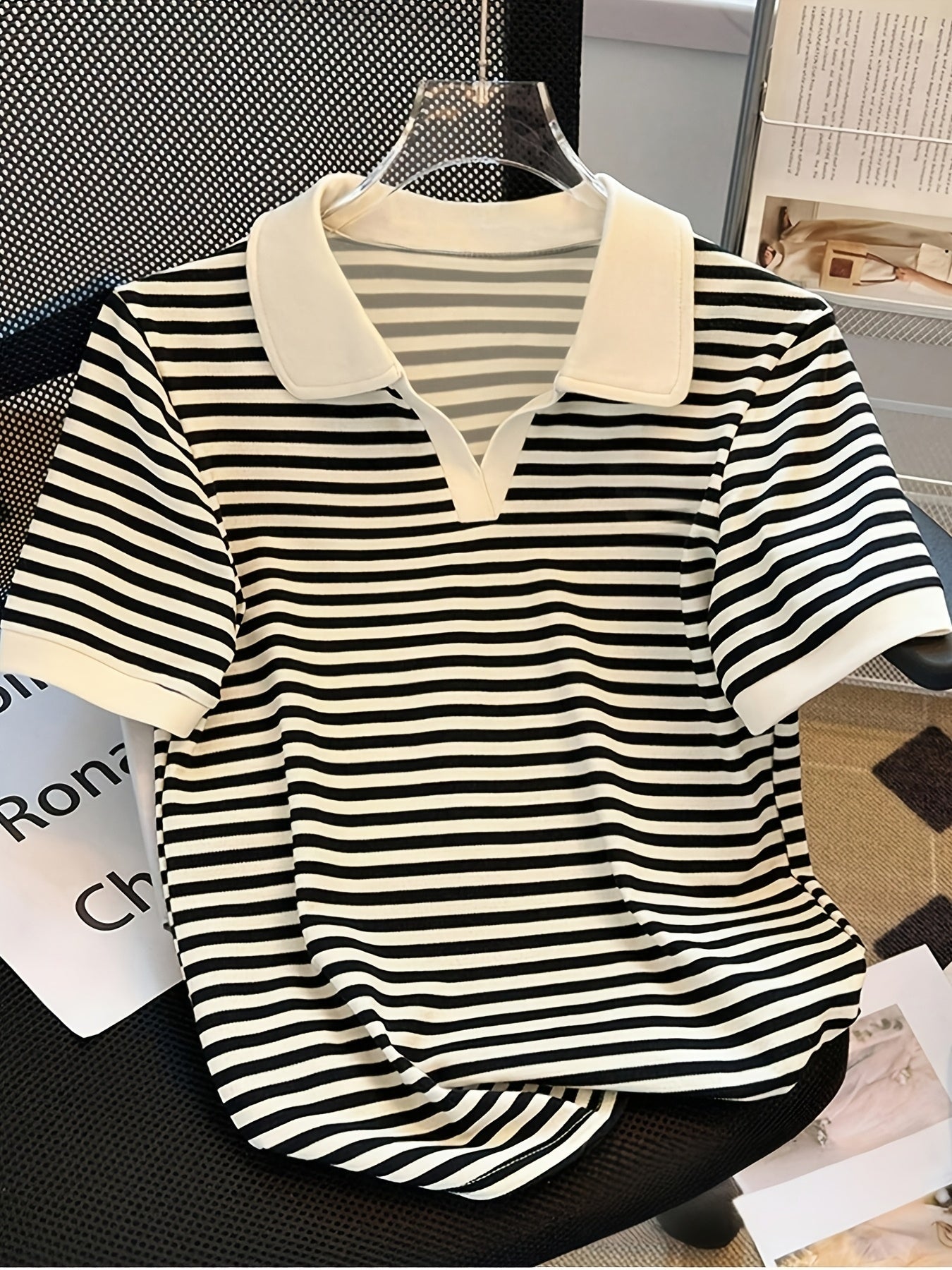 Polo a maniche corte stile preppy da donna – Eleganza casual e fascino senza tempo