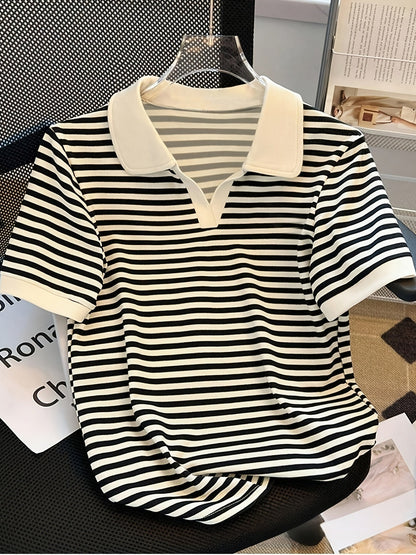 Polo a maniche corte stile preppy da donna – Eleganza casual e fascino senza tempo